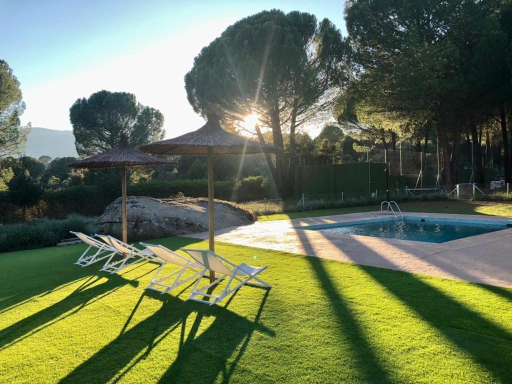 Casa Valdesanmartin - Country House, 10500Sqm, Pool, Paddel & Bbq El Tiemblo Exterior foto